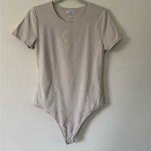 Aritzia Contour Crew Neck Bodysuit Beige Short Sleeve Size L